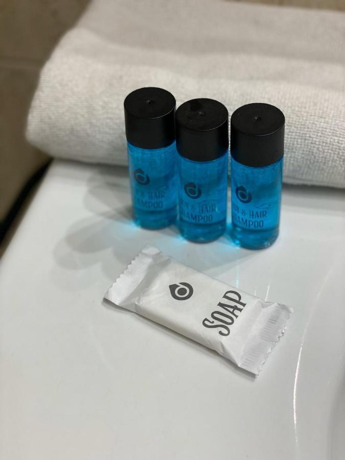 호스탈 레오나르도 다빈치 호텔 세비야 외부 사진